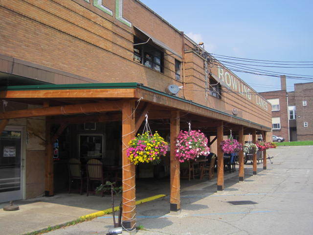 More Photos Of 1216 Hall Ave, Sharon Bar For Sale