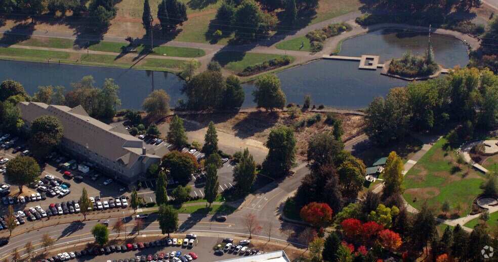More Photos Of 177 Day Island Rd, Eugene Apartments For Sale