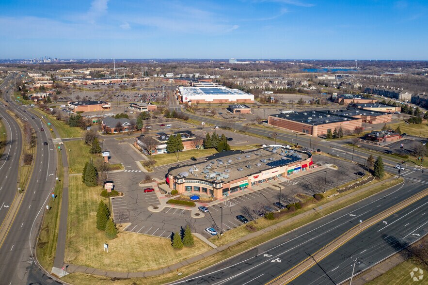 More Photos Of 7455 Currell Blvd, Woodbury Unknown For Lease