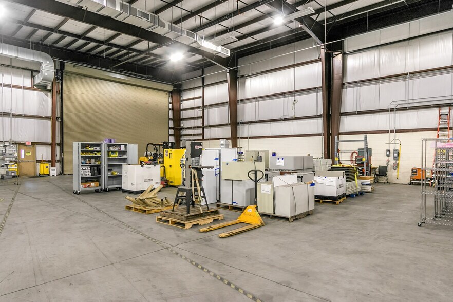 More Photos Of 4401 Fortune Pl, Melbourne Manufacturing For Lease