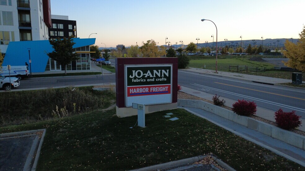 More Photos Of 10750 W Colfax Ave, Lakewood Freestanding For Lease