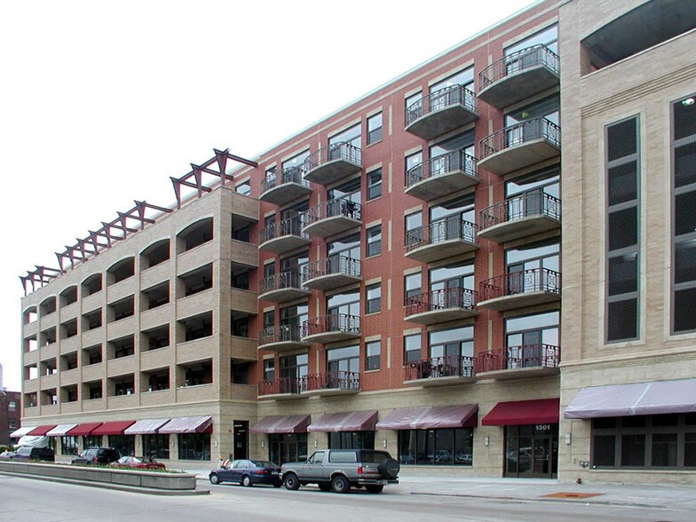 More Photos Of 1301 W Madison St, Chicago Apartments For Lease