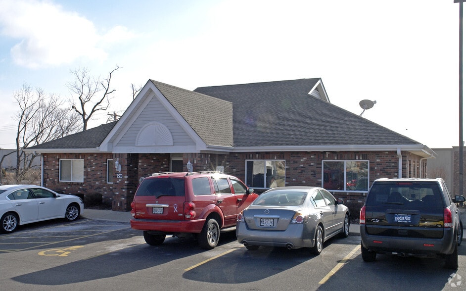 Primary Photo Of 20-22 Portwest Ct, Saint Charles Office For Lease