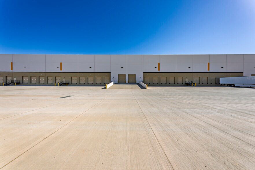 More Photos Of SEC Ellsworth Road & Pecos Rd, Mesa Warehouse For Lease
