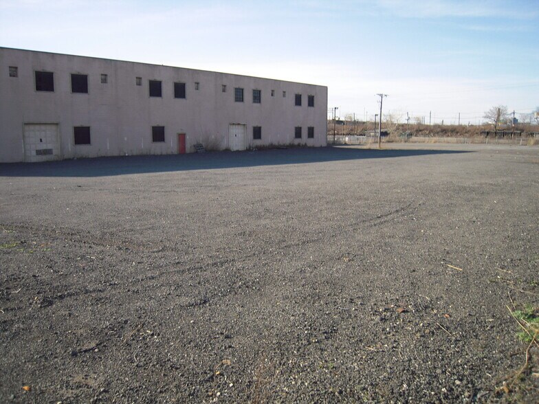 Primary Photo Of 309 Avenue P, Newark Truck Terminal For Lease