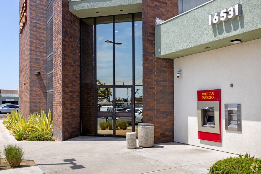 More Photos Of 16531 Bolsa Chica St, Huntington Beach Office For Lease