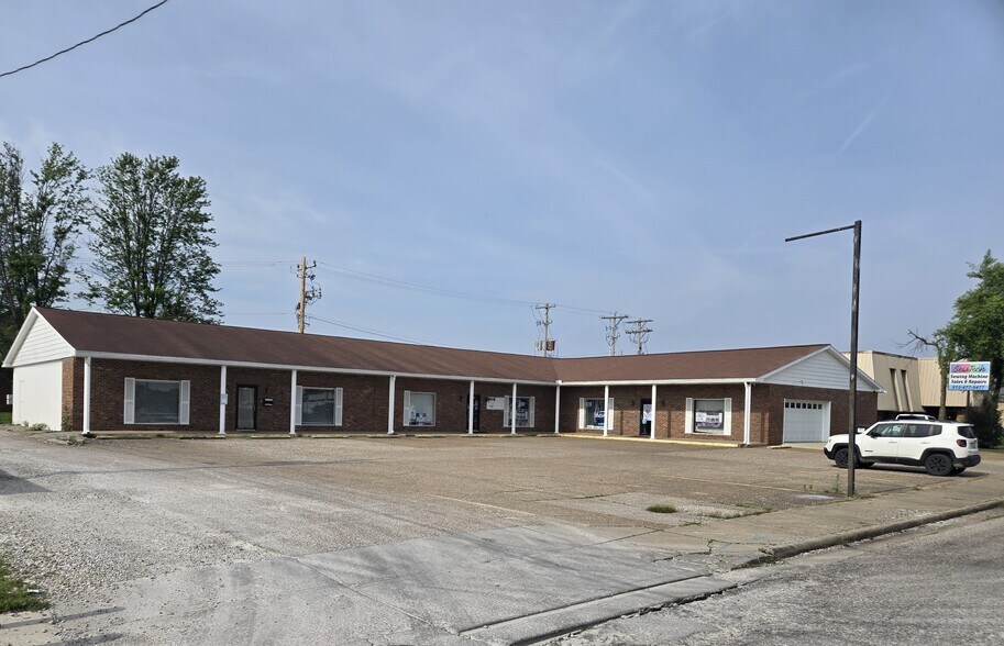 Primary Photo Of 4631-4671 Bayard Park Dr, Evansville Storefront Retail Office For Lease
