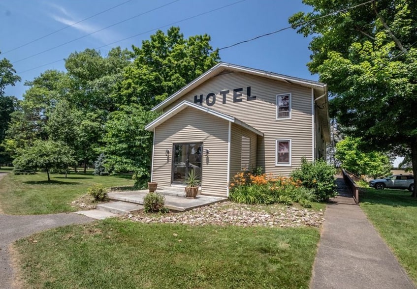More Photos Of 6419 Lake Rd, Appleton Trailer Camper Park For Sale