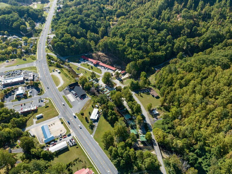 More Photos Of 125 Tee Pee Dr, Whittier Hotel For Sale