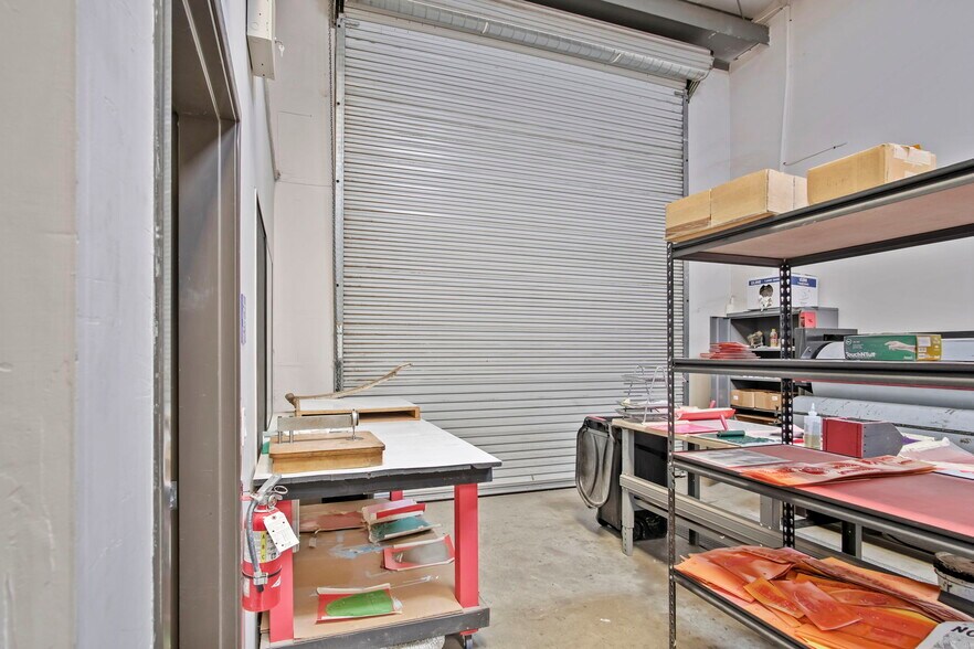 More Photos Of 2250-2298 MaryAnne Dr, Turlock Manufacturing For Sale