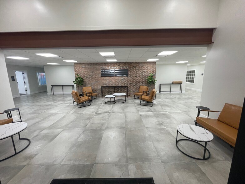 More Photos Of 1822 Drew St, Clearwater Office For Lease