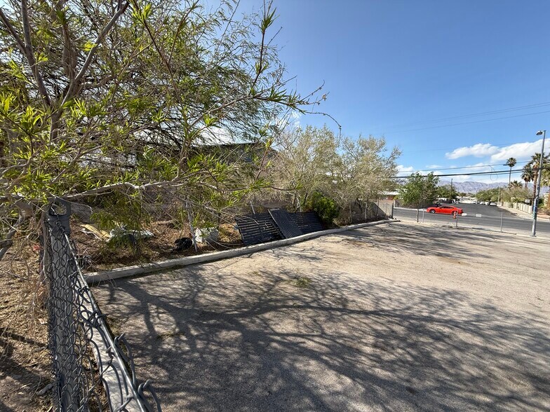 More Photos Of 110 Elliott, Las Vegas Land For Lease