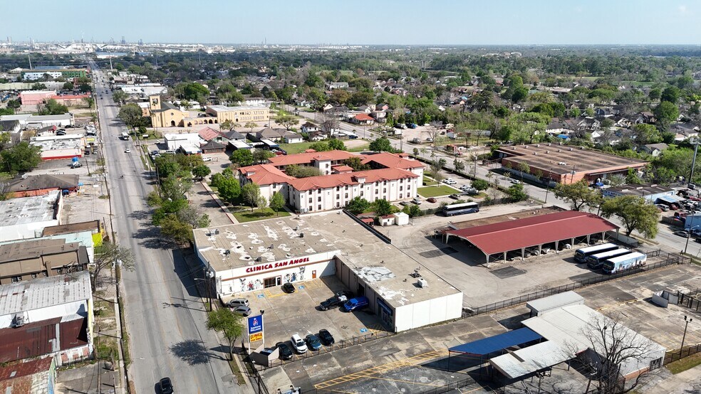 Primary Photo Of 7118 Harrisburg Blvd, Houston Medical For Sale