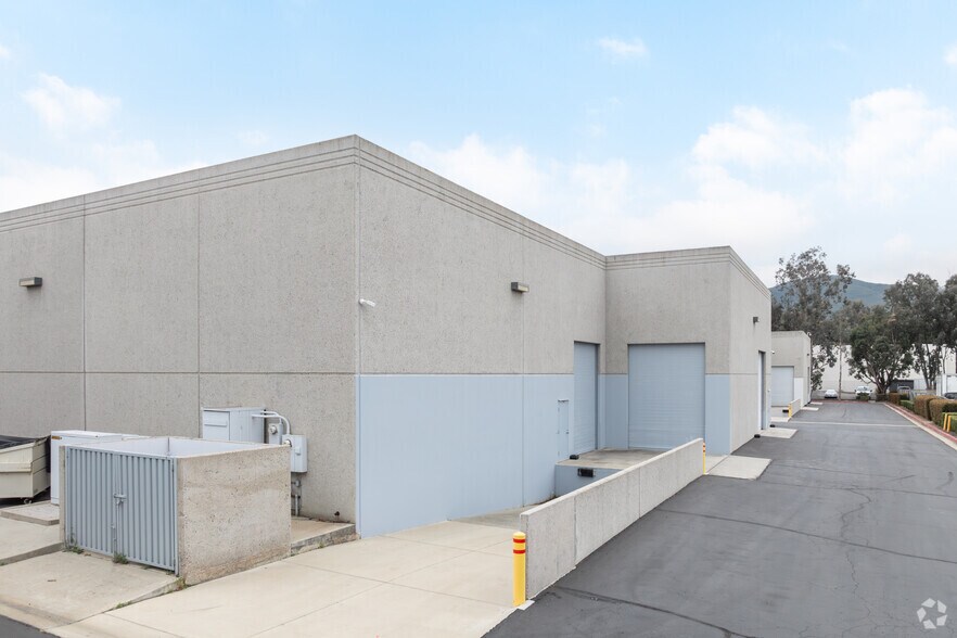More Photos Of 27949 Diaz Rd, Temecula Warehouse For Lease