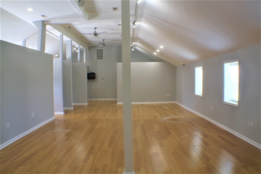More Photos Of 32191 Nassau Rd, Lewes General Retail For Lease