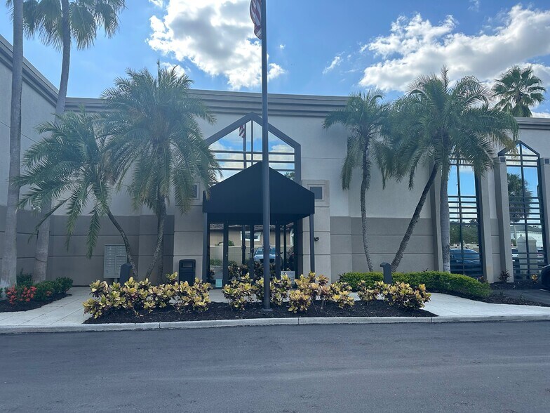 More Photos Of 3709 W Jetton Ave, Tampa Office For Lease
