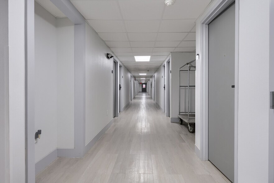 More Photos Of 2140 Lincoln Hwy E, Lancaster Hotel For Sale