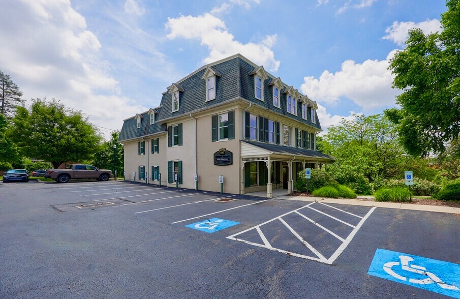 More Photos Of 390 E Main St, Ephrata Office For Sale