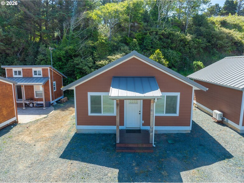 More Photos Of 29940 Harbor Way, Gold Beach Apartments For Sale