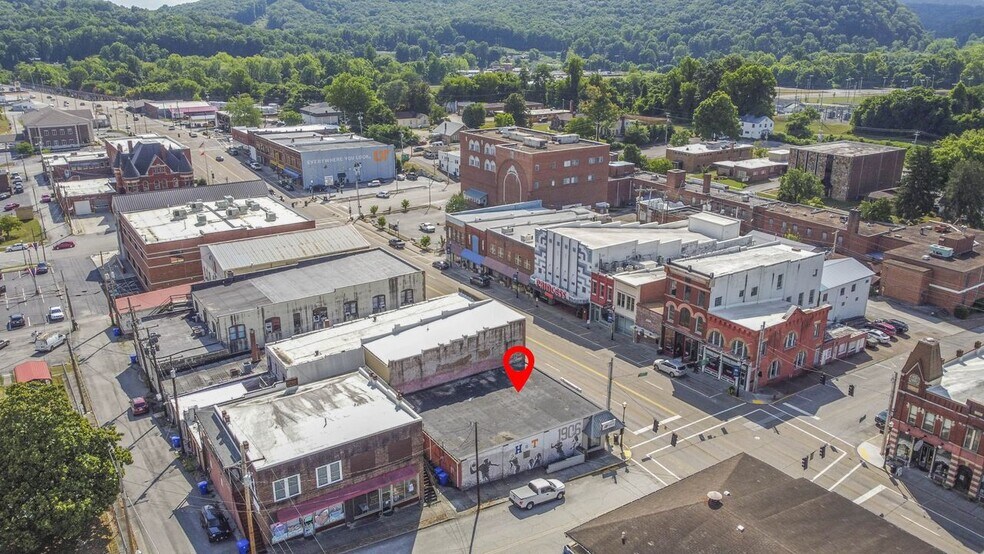 More Photos Of 430 N Roane St, Harriman Storefront For Sale