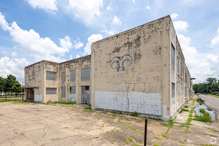 More Photos Of 2635 Monroe, Baton Rouge Manufacturing For Sale