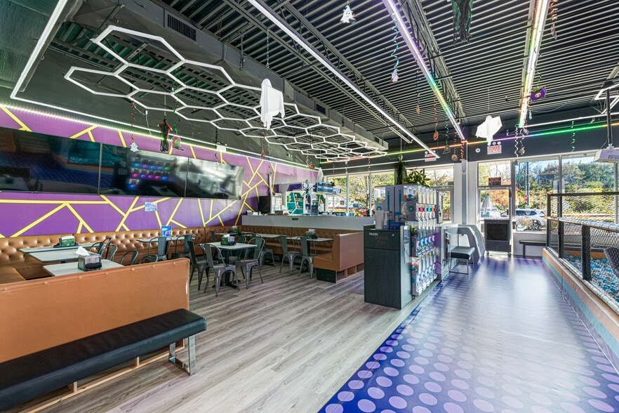 More Photos Of 639 Veterans Rd W, Staten Island Freestanding For Sale