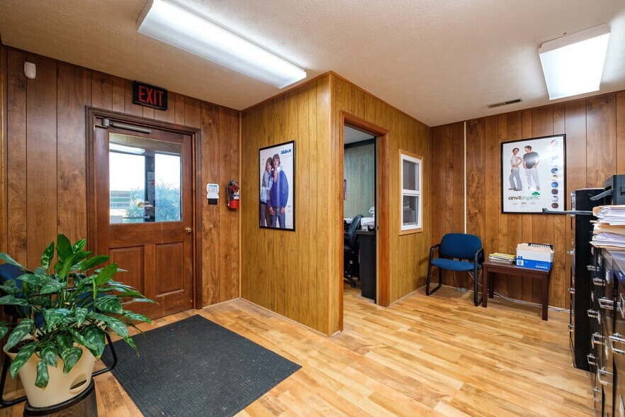 More Photos Of 36 Lucas Rd, Fishersville Warehouse For Lease