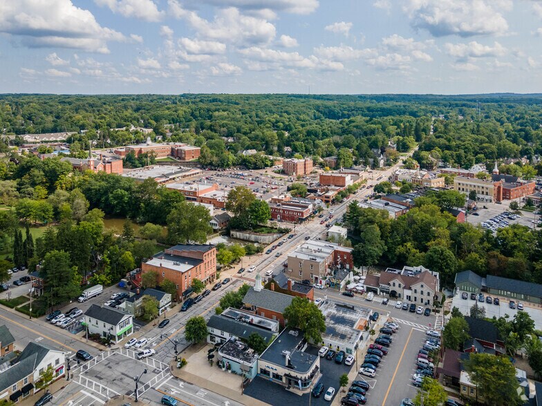 More Photos Of 10 1/2 E Washington St, Chagrin Falls Storefront Retail Office For Lease