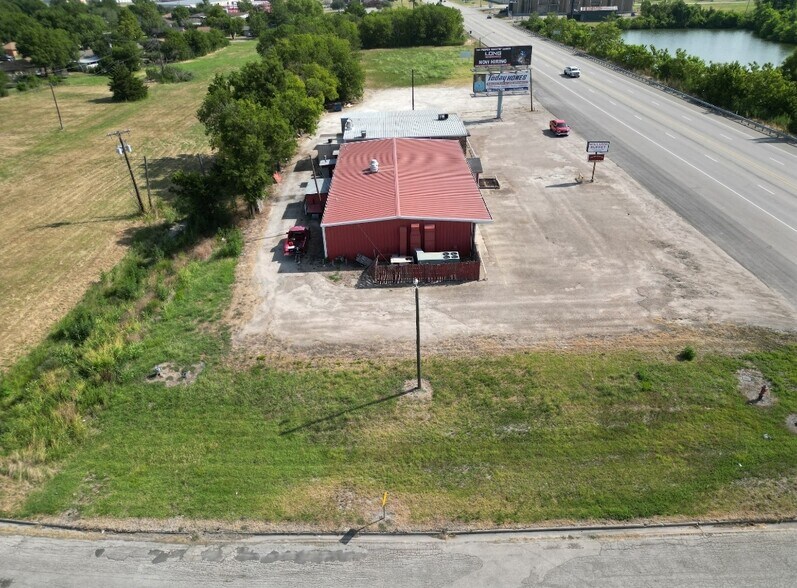 More Photos Of 701 N Martin Luther King Jr Hwy, Mexia Restaurant For Sale
