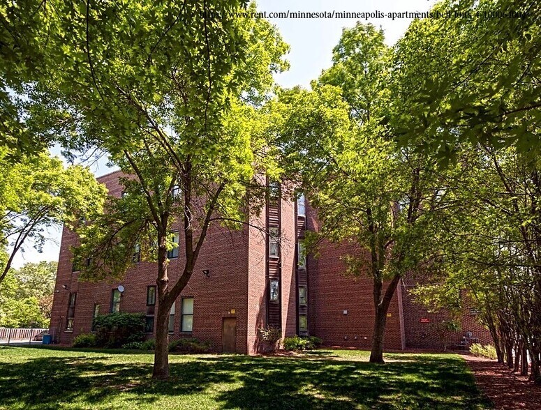 More Photos Of 816 21st Ave N, Minneapolis Apartments For Sale