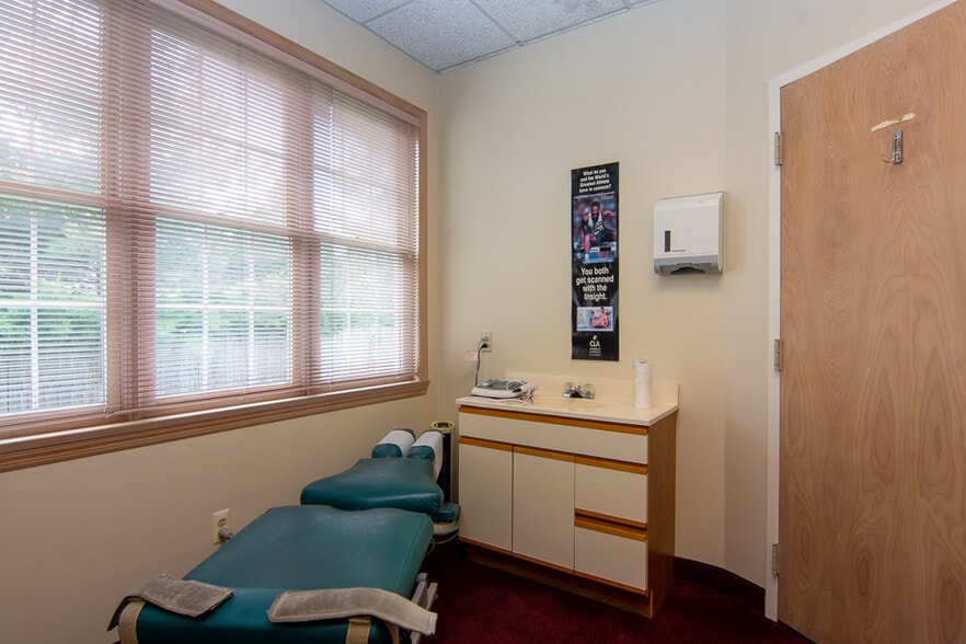 More Photos Of 27 Mountain Blvd, Warren Medical For Sale