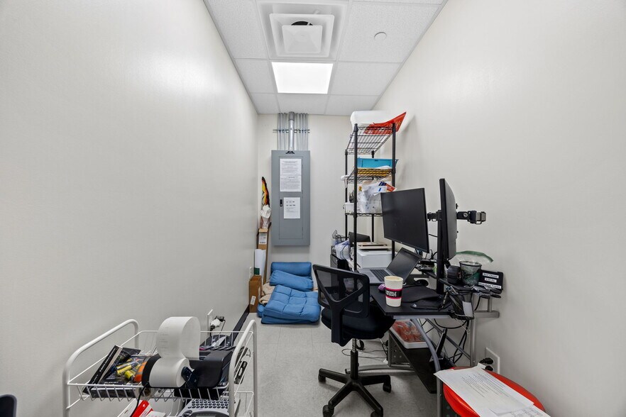 More Photos Of 470 Mediterranean Dr, McKinney Storefront For Lease