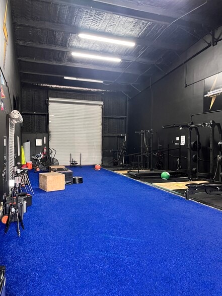 More Photos Of 13537 Granville Ave, Clermont Warehouse For Lease