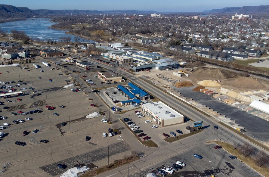 More Photos Of 1035 Frontenac Dr, Winona Storefront For Sale