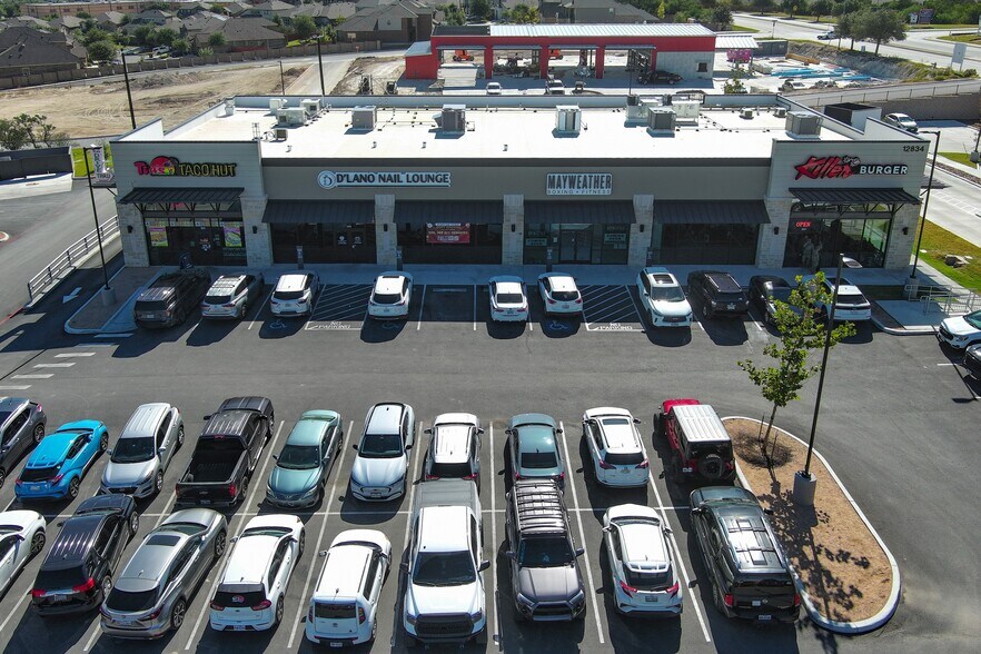 More Photos Of 12834 Potranco Rd, San Antonio Storefront For Sale