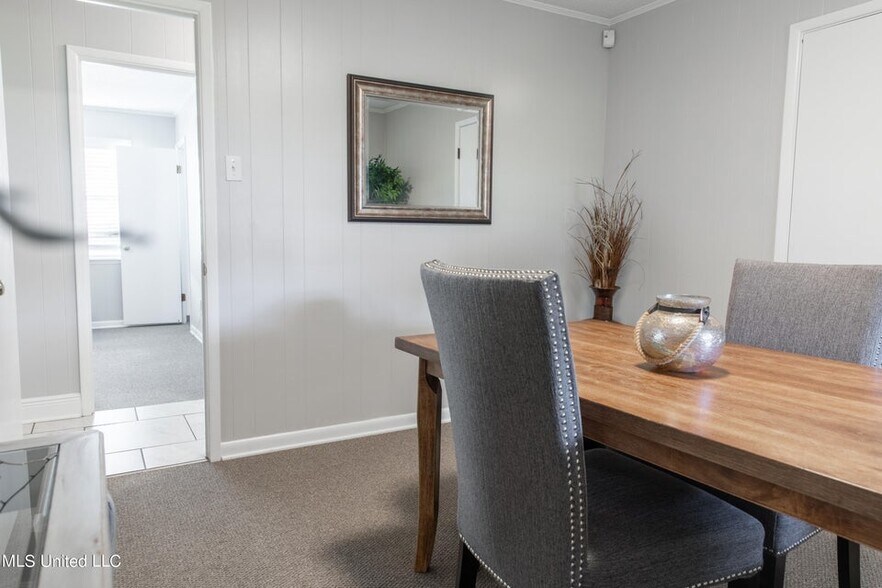 More Photos Of 1966 Popps Ferry Rd, Biloxi Office For Sale