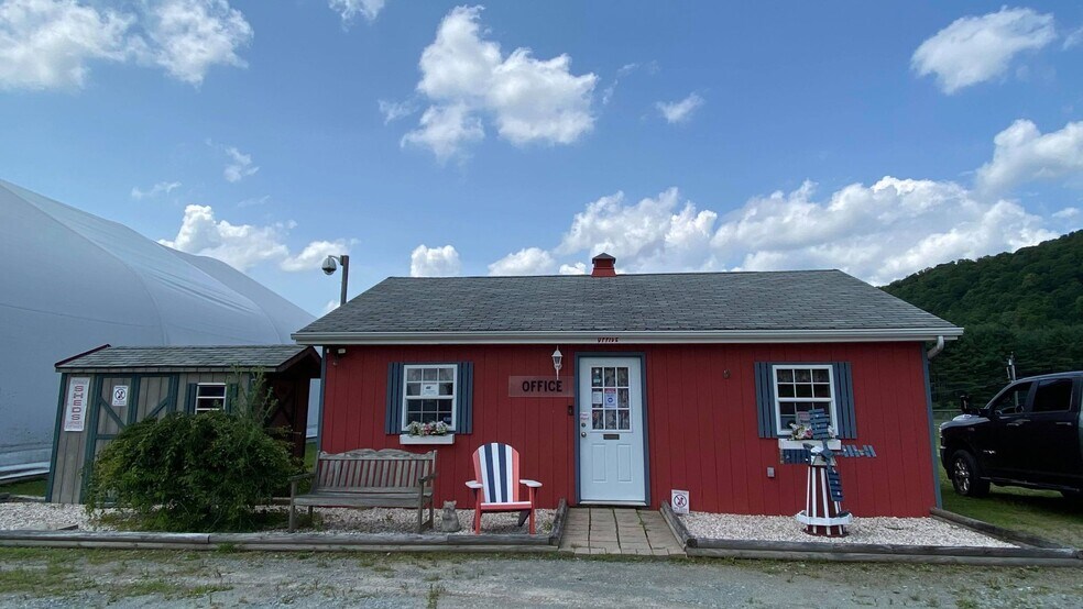 Primary Photo Of 206 Service Rd, Parksville Office For Sale