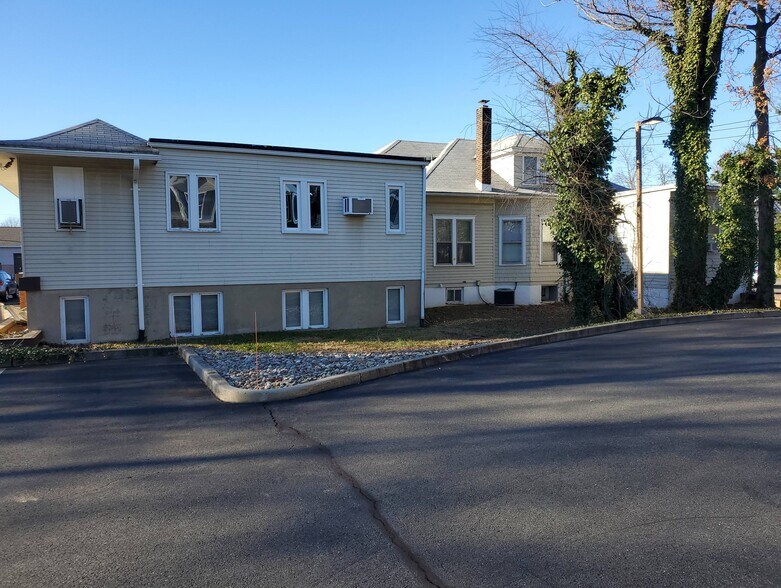 More Photos Of 2733 Nottingham Way, Hamilton Office Residential For Lease