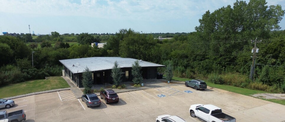 Primary Photo Of 10707 Broadway Ext, Oklahoma City Office For Sale