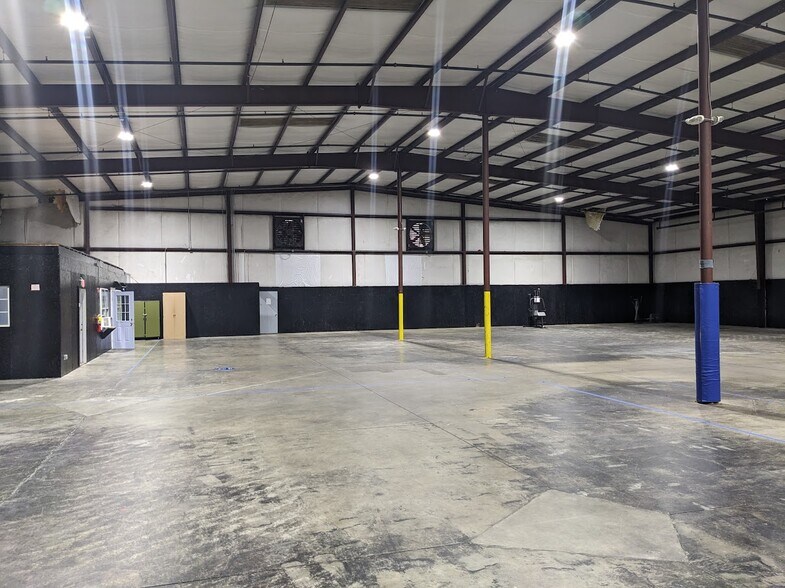 More Photos Of 7400 GA Highway 122, Hahira Manufacturing For Lease