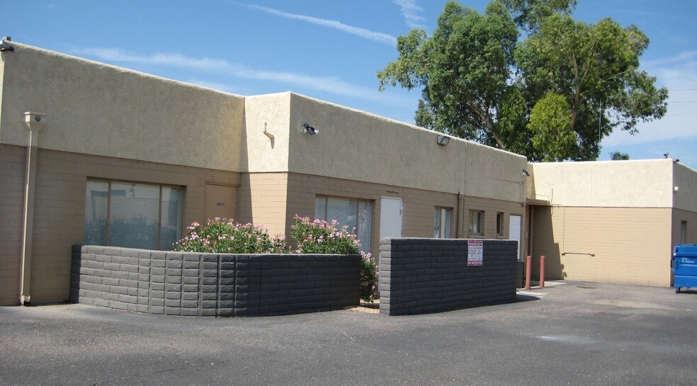 More Photos Of 2750 W McDowell Rd, Phoenix Office For Lease