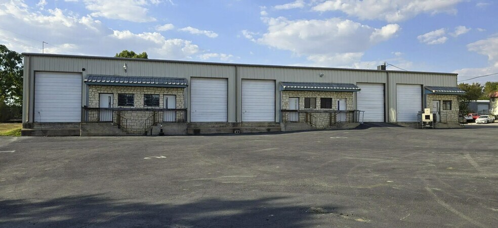 Primary Photo Of 800 Brandi Ln, Round Rock Warehouse For Sale