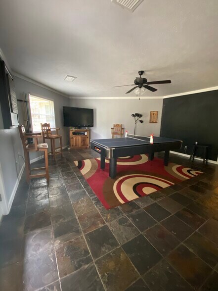 More Photos Of 561 Lakeway Dr, Montgomery Specialty For Sale