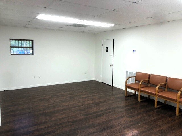 More Photos Of 5711 N 50th St, Tampa Office For Lease