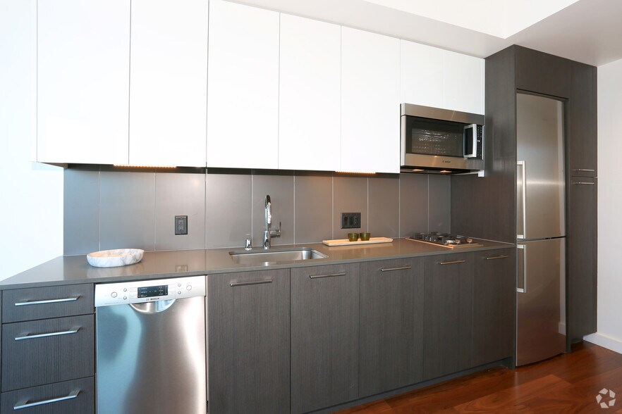 More Photos Of 399 Fremont St, San Francisco Apartments For Lease