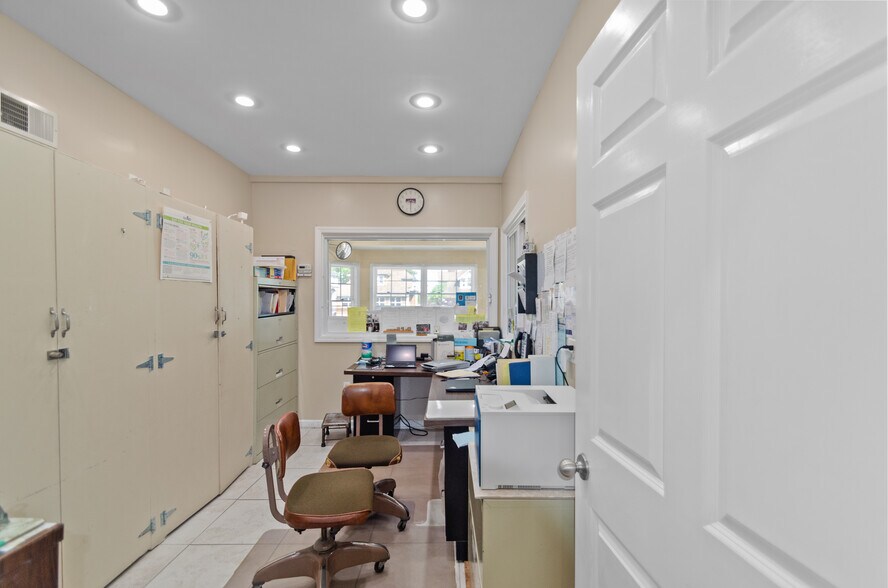 More Photos Of 431 Washington Ave, Belleville Healthcare For Sale
