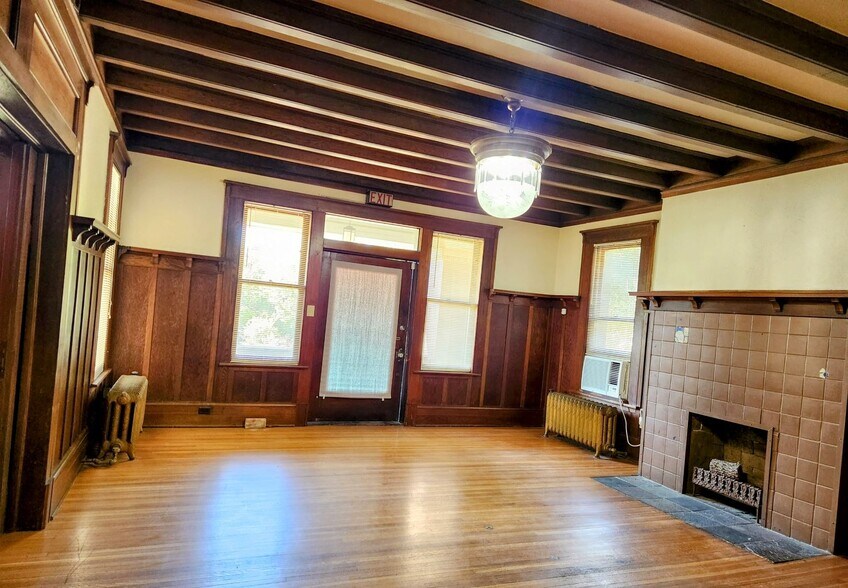 More Photos Of 602 W French Pl, San Antonio Office Residential For Sale