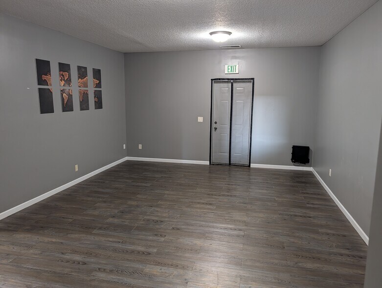 More Photos Of 10534-10536 Coldwater Rd, Fort Wayne Office For Sale