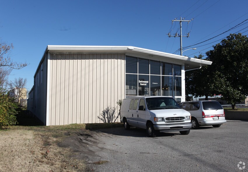 More Photos Of 199 Spence Ln, Nashville Warehouse For Lease
