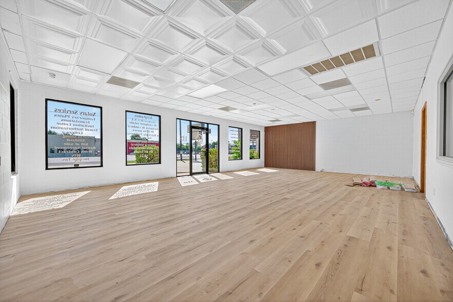 More Photos Of 11511 Jones Rd, Houston Freestanding For Sale